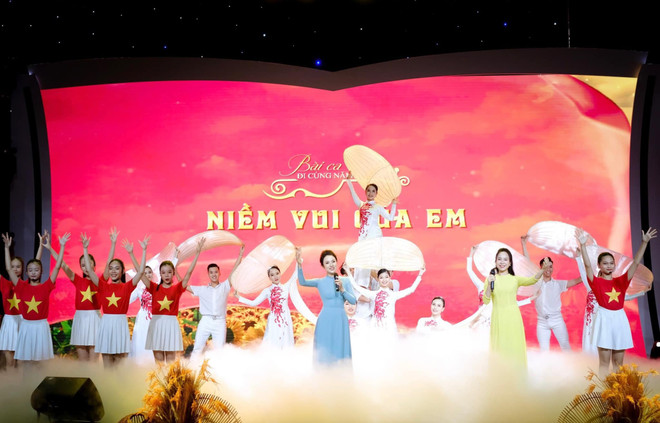 Dương Trường Giang, Ngọc Khuê làm giám khảo Giọng ca vàng doanh nhân ảnh 1