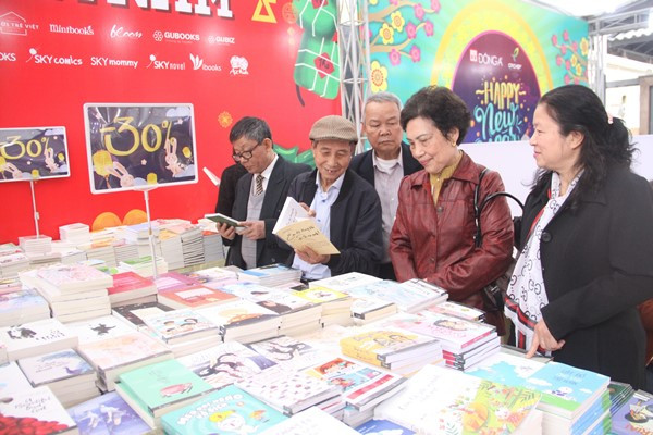 Tổng số sách bán ra tại Phố sách Xuân Mậu Tuất đạt trên 80.000 bản ảnh 1