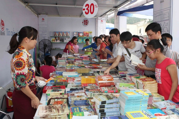 Hơn 86.000 cuốn sách được quyên góp tại Hội sách Hà Nội 2014 ảnh 2