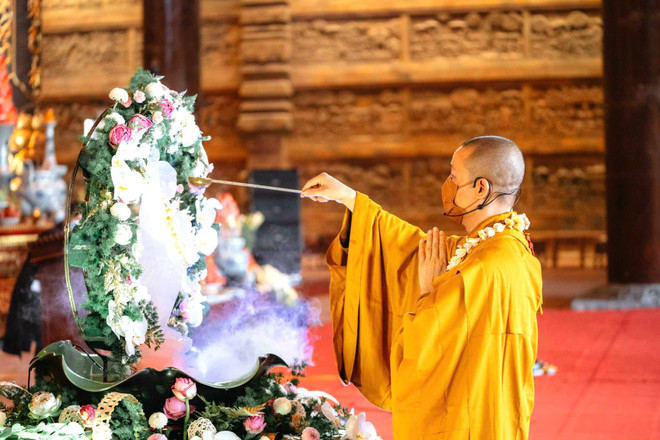 Giáo hội Phật giáo khuyến khích người dân mừng Phật đản tại gia ảnh 2