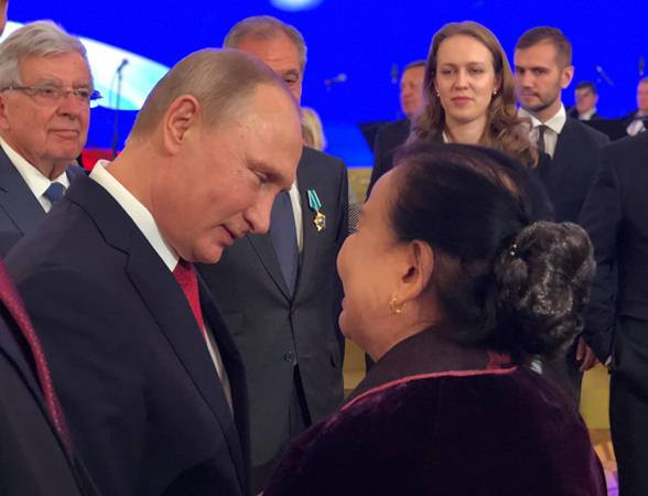 Phó giáo sư cả đời 'ngồi ghế bị cáo' và giải thưởng Huy chương Puskin ảnh 1