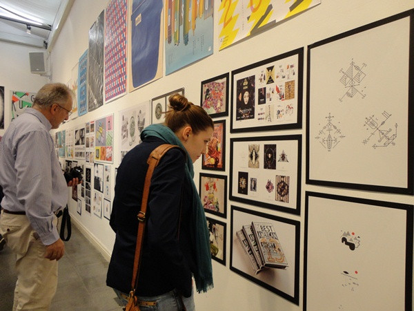 Giới thiệu hơn 200 tác phẩm đoạt giải thiết kế đồ họa chữ quốc tế ảnh 3