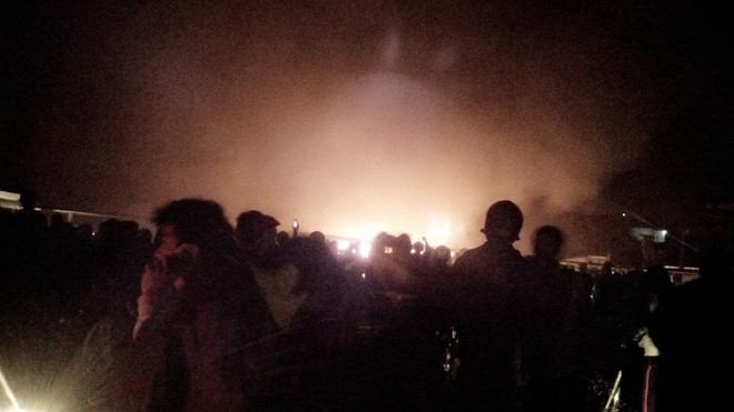 Hưng Yên: Cháy lớn giữa đêm thiêu rụi chợ Phố Hiến ảnh 1