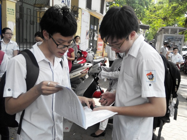 Đề dễ, sĩ tử dễ “ẵm” điểm tuyệt đối trong bài thi môn hóa học ảnh 1