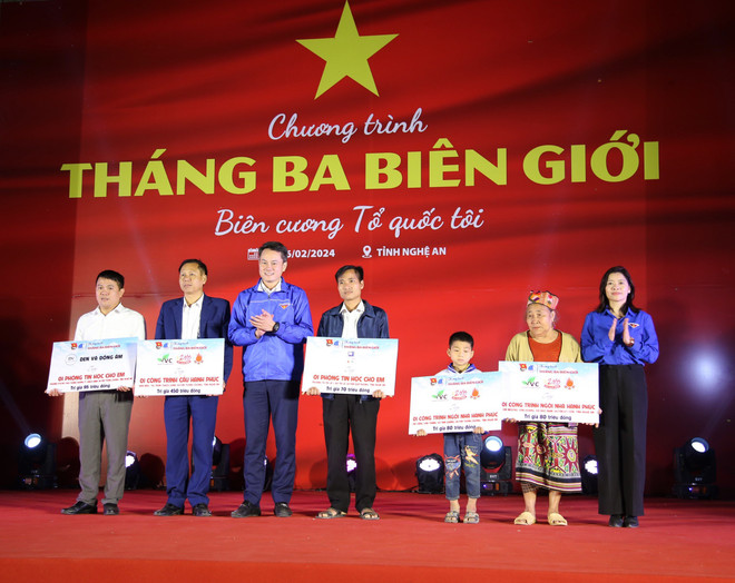 Nhiều công trình ý nghĩa đã được trao tặng trong chương trình Tháng Ba biên giới. (Ảnh: PV/Vietnam+) 6aa85fbaaf5b02055b4a.jpg