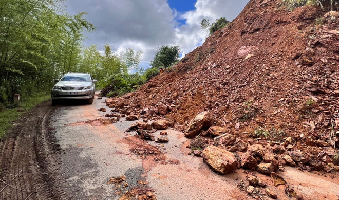 Tiếp sức đến trường cho các em học sinh vùng khó ở Cao Bằng ảnh 2