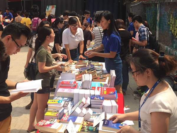 Lần đầu tiên tổ chức ngày hội trao đổi sách với chủ đề “Đi và đọc” ảnh 1