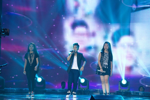 Học trò của “chị Tư” Cẩm Ly giả gái “thôi miên” khán giả ảnh 3