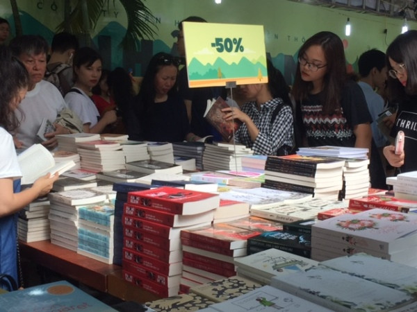 Giới thiệu tủ sách stem, giải mã tiểu thuyết Dan Brown tại hội sách ảnh 1