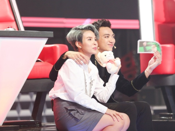 Giọng hát Việt nhí: Huấn luyện viên ‘câm lặng’ vì nút khóa âm ảnh 1