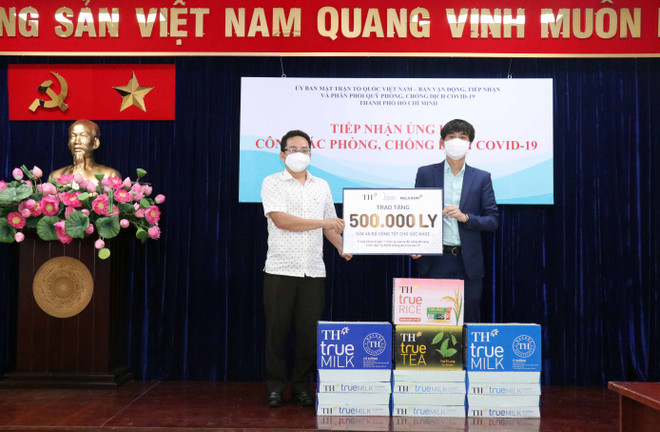 Tập đoàn TH tiếp tục trao tặng TP.HCM hơn 500.000 sản phẩm ảnh 1