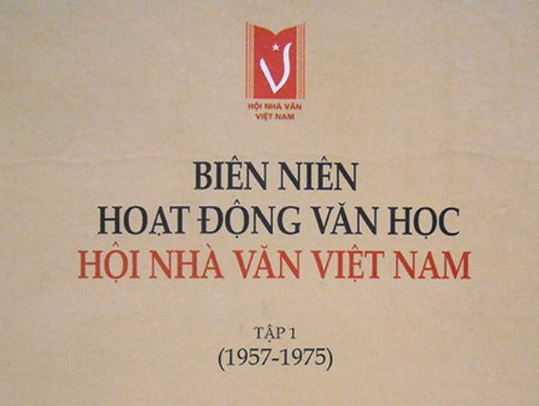 Lịch sử văn học hiện đại Việt Nam qua bộ sách biên niên ảnh 2