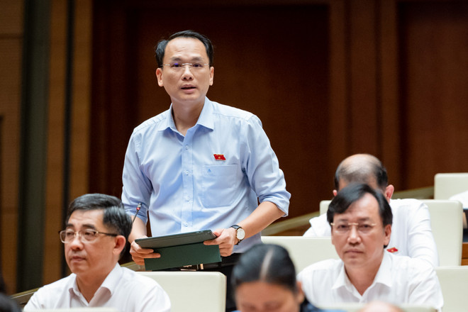 Quốc hội tranh luận nóng về việc có cần Bộ GD-ĐT soạn sách giáo khoa ảnh 3