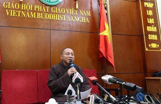 Hòa thượng Thích Gia Quang - Phó Chủ tịch Hội đồng Trị sự Giáo hội Phật giáo Việt Nam trong buổi gặp gỡ báo chí chiều 26/3 tai Hà Nội. Đình chỉ chức vụ trong Giáo hội Phật giáo với trụ trì chùa Ba Vàng ảnh 1
