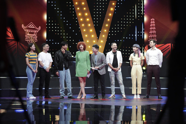 Những người nước ngoài sẽ chia sẻ cảm nhận và tình yêu của họ về Việt Nam. (Ảnh: VTV) Gameshow 'Chữ V diệu kỳ': Khám phá Việt Nam trên đôi giày trượt patin ảnh 2