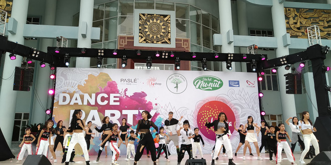 600 người cùng nhảy để lan tỏa thông điệp về lối sống tích cực ảnh 1