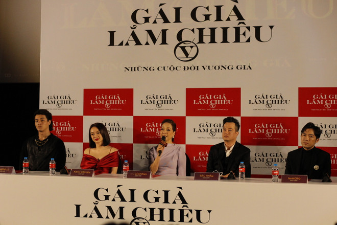 Diễn viên Lê Khanh: Phụ nữ hiện đại mạnh mẽ và tự đi tìm tình yêu ảnh 3