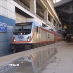 Một đoàn tàu trên tuyến đường sắt tốc độ cao Tel Aviv-Jerusalem. (Ảnh: Thanh Bình/TTXVN)