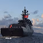 Lễ đưa tàu khu trục Kang Kon vào biên chế tại cảng Wonsan, Triều Tiên, ngày 6/9/2026. (Ảnh: KCNA/TTXVN phát)