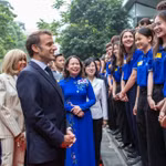 Trong khuôn khổ chuyến thăm cấp Nhà nước tới Việt Nam, Tổng thống Cộng hòa Pháp Emmanuel Macron và Phu nhân đã đến thăm và giao lưu với sinh viên, trí thức trẻ USTH, ngày 27/5/2025, t. (Ảnh: USTH/TTXVN phát)