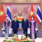 Tổng Bí thư, Chủ tịch nước Tô Lâm và Phu nhân Ngô Phương Ly cùng Nhà vua Thái Lan Maha Vajiralongkorn Phra Vajiraklaochaoyuhua và Hoàng hậu Suthida Bajrasudhabimalalakshana chụp ảnh chung. (Ảnh: Thống Nhất/TTXVN)