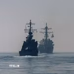 Tàu hải quân Israel và Mỹ tham gia cuộc tập trận chung tại Biển Đỏ, ngày 1/2/2026. (Ảnh: THX/TTXVN)