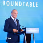 Thủ tướng Cộng hòa Ba Lan Donald Tusk phát biểu tại Hội nghị doanh nghiệp Việt Nam-Ba Lan. (Ảnh: Dương Giang/TTXVN)
