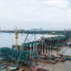 Dự án cầu Trần Hưng Đạo đang được chủ đầu tư và nhà thầu đẩy nhanh tiến độ thi công. (Ảnh: PV/Vietnam+)