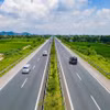 Phương tiện lưu thông trên tuyến cao tốc Cầu Giẽ-Ninh Bình. (Ảnh: PV/Vietnam+)