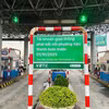 Từ ngày 1/10/2025, chủ xe ôtô phải thực hiện định danh và liên kết phương tiện thanh toán hợp lệ mới được phép nạp tiền sử dụng làn thu phí không dừng. (Ảnh: PV/Vietnam+)