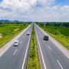 Phương tiện lưu thông trên tuyến cao tốc Cầu Giẽ-Ninh Bình. (Ảnh: PV/Vietnam+)