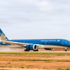 Chuyến bay hàng không dân dụng đầu tiên do Vietnam Airlines thực hiện đã hạ cánh thành công xuống Sân bay Long Thành. (Ảnh: PV/Vietnam+)