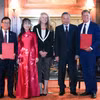 Vietjet và SpaceX trao thỏa thuận hợp tác đưa internet tốc độ cao lên các chuyến bay của hãng trước sự chứng kiến của Tổng Bí thư, Chủ tịch nước Tô Lâm, lãnh đạo cấp cao và doanh nghiệp hai nước. (Ảnh: Vietjet cung cấp)