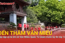Tấp nập sỹ tử đổ về Văn Miếu-Quốc Tử Giám trước kỳ thi vào lớp 10
