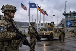 NATO tuyên bố sẵn sàng bảo vệ các căn cứ của Mỹ ở châu Âu 