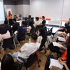 Các nhà bán thể hiện sự quan tâm đến chương trình xuất khẩu trực tuyến của Shopee, dành thời gian ghi chú nội dung xuyên suốt buổi chia sẻ.