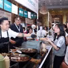 Triển lãm “Hương vị Úc” giới thiệu những sản phẩm nông sản, thực phẩm, đồ uống đặc sắc của Australia. (Ảnh: Xuân Khu/TTXVN)
