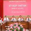 Các đại biểu chủ trì kỳ họp. (Ảnh: Văn Điệp/TTXVN)