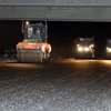 Thi công mặt đường cao tốc cửa khẩu Hữu Nghị - Chi Lăng, đoạn qua địa bàn phường Đông Kinh, tỉnh Lạng Sơn đêm 5/5/2026. (Ảnh: Văn Đạt/TTXVN)