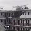 Tường phòng trọ bị hư hỏng, nhiều mảng tường lớn văng ra sau vụ nổ tại thôn Phục Khải, xã Bình Xuyên, tỉnh Phú Thọ. (Ảnh: Hoàng Hùng/TTXVN)
