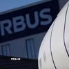 Biểu tượng của hãng Airbus bên ngoài một cơ sở sản xuất ở Saint-Nazaire (Pháp). (Ảnh: Reuters/TTXVN)