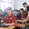 Học viên tham gia lớp Tin học ứng dụng, Trung tâm Giáo dục nghề nghiệp-Giáo dục thường xuyên huyện Krông Pắk (tỉnh Đắk Lắk). (Ảnh: Nguyên Dung/TTXVN)
