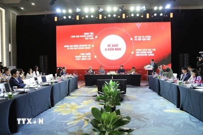 Phiên thảo luận với chủ đề "Vươn tầm nội lực để vươn mình đột phá". (Ảnh: Hạnh Quyên/TTXVN)