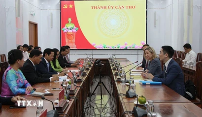 Quang cảnh buổi làm việc. (Ảnh: Nguyễn Hằng/TTXVN)