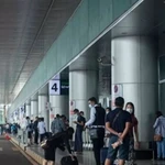 Hành khách tại sân bay Myanmar. (Ảnh: thehansindia)