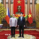 Chủ tịch nước Lương Cường với Đại sứ Cộng hòa Philippines tại Việt Nam Francisco Noel R. Fernandez III. (Ảnh: Lâm Khánh/TTXVN)