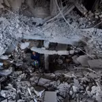 Cảnh đổ nát sau vụ không kích của Israel tại Beirut, Liban. (Ảnh: THX/TTXVN)