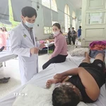 Bệnh nhi bỏng nặng do đốt pháo đang điều trị tại bệnh viện. (Ảnh minh họa. TTXVN phát)