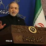 Ngoại trưởng Iran Abbas Araghchi trong cuộc họp báo tại Tehran, ngày 16/3/2026. (Ảnh: THX/TTXVN)