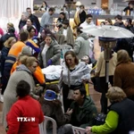 Nạn nhân bị thương trong vụ va chạm tàu cao tốc ở Adamuz, Tây Ban Nha, ngày 18/1/2026. (Ảnh: Reuters/TTXVN)